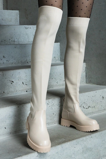 Botas bege claro com cano...