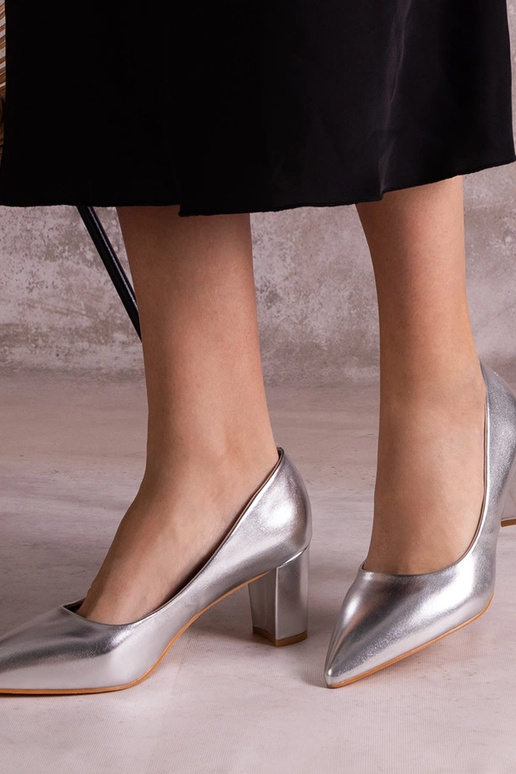 Sapatos prateados com salto bloco Tunia