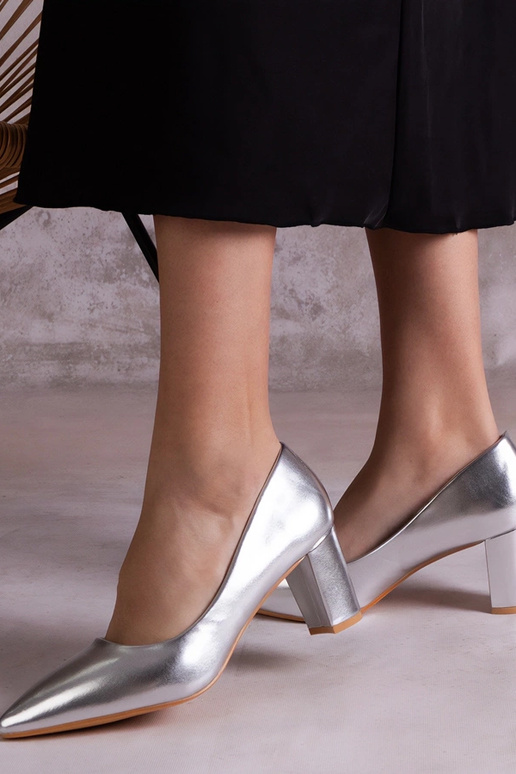 Sapatos prateados com salto bloco Tunia