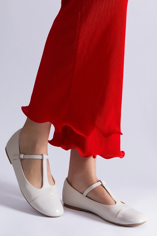 Bailarinas Gloriana em verniz branco...