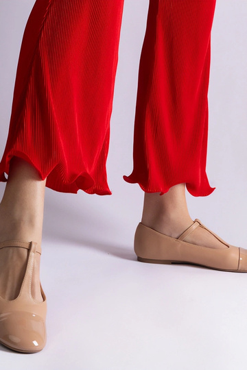 Bailarinas de verniz bege... 2