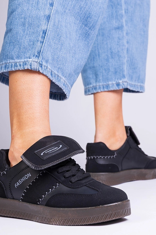 Tênis esportivos femininos pretos...