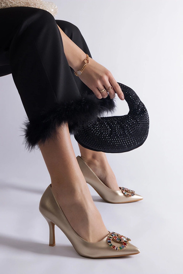 Saltos dourados decorados...