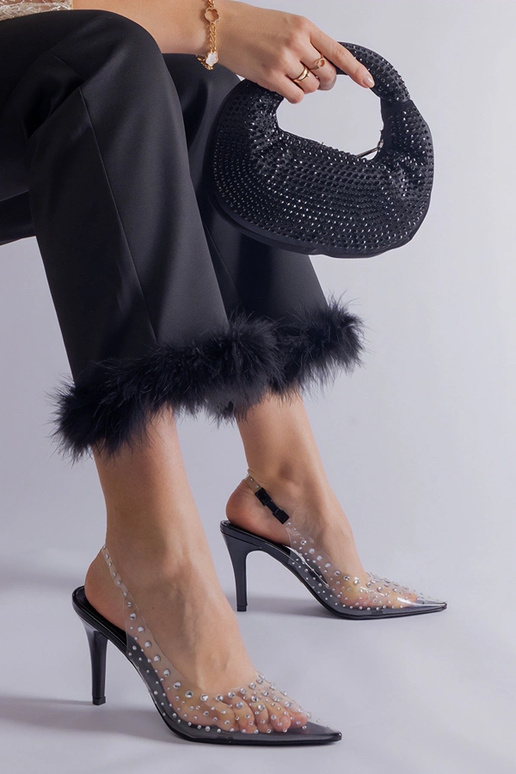 Saltos altos transparentes com... Saltos altos transparentes com...