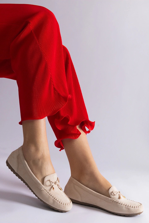 Mocassim de camurça bege com laço Treja