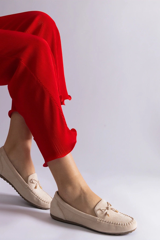 Mocassim de camurça bege com laço Treja