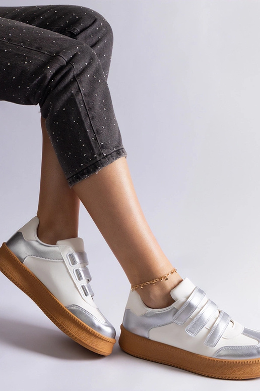 Tênis prateado com fecho de velcro Mena