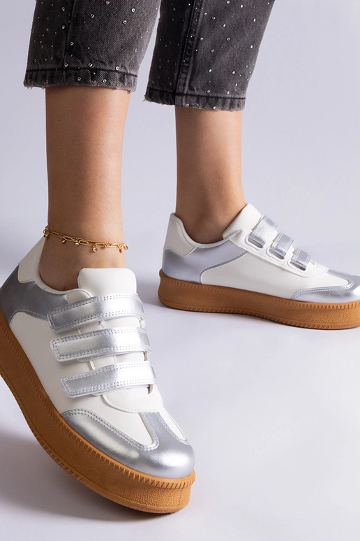 Tênis prateado com fecho de velcro Mena