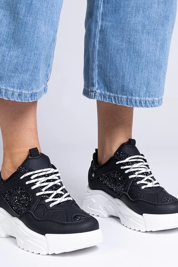 Sneakers pretos femininos com detalhes em glitter Caraballo 2