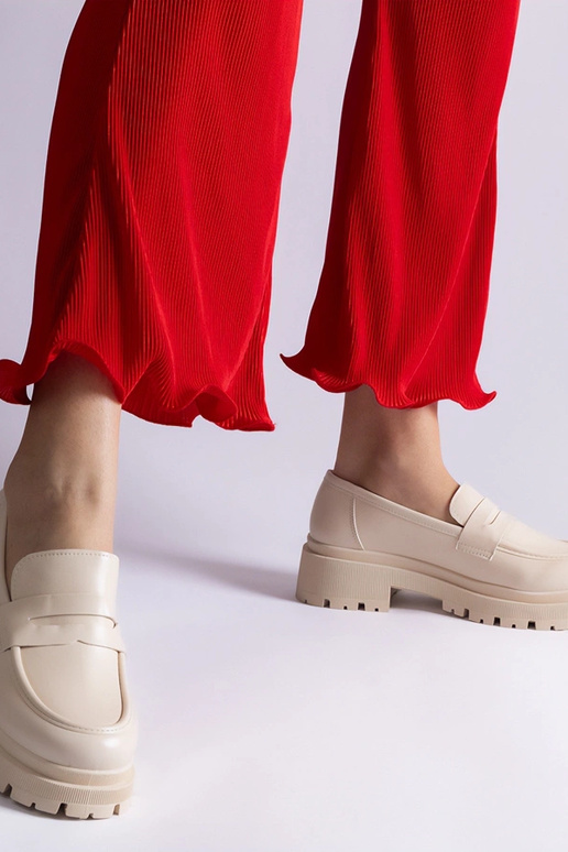 Mocassins bege em couro ecológico...