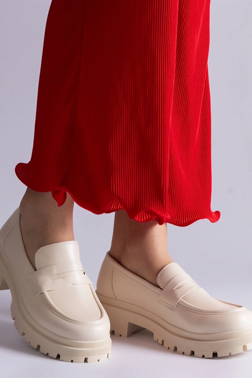 Mocassins bege em couro ecológico...