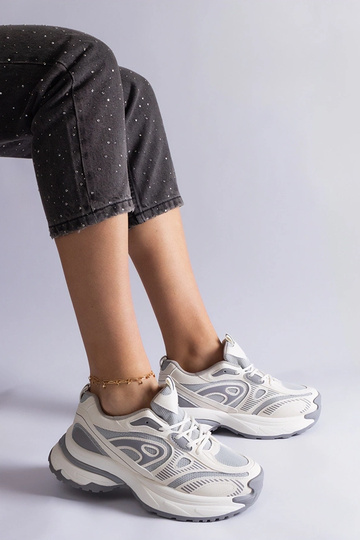 Tênis esportivo feminino...