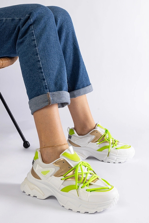 Tênis esportivo branco Sulamita