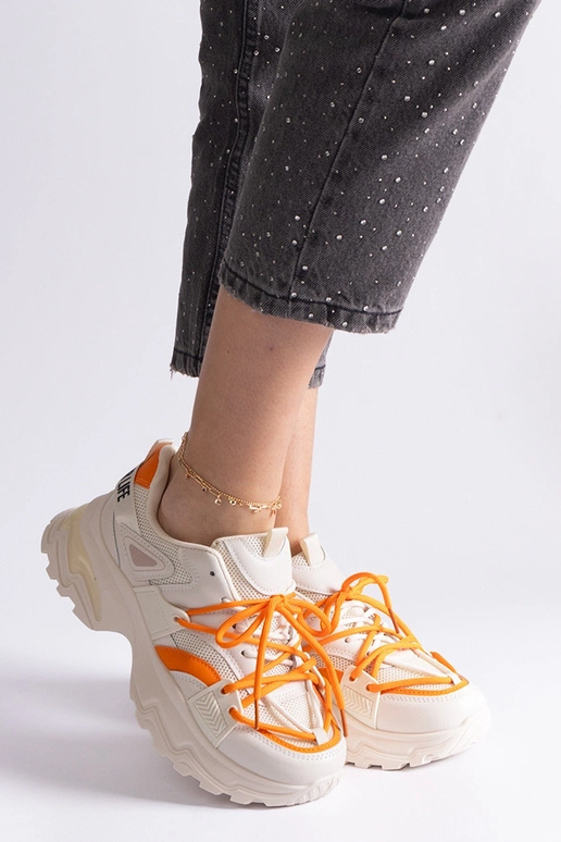 Tênis esportivo bege Sulamita