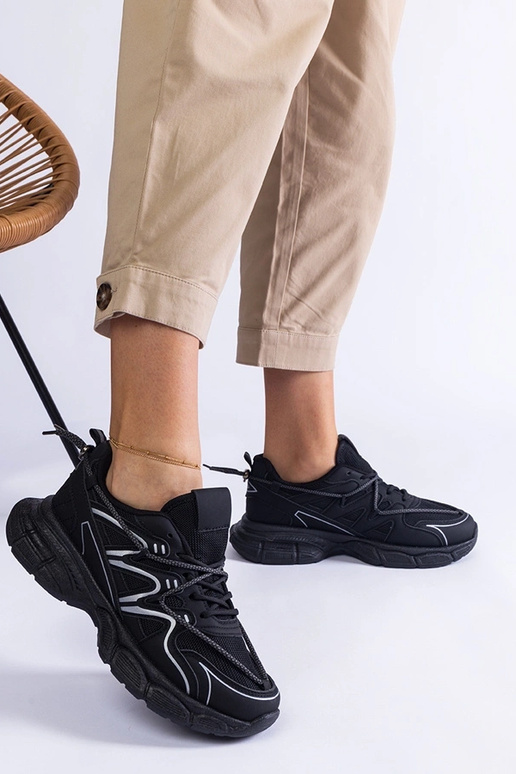 Tênis feminino preto com solado...