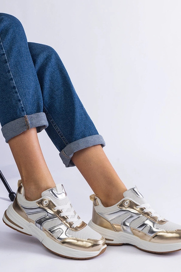 Tênis esportivos de tecido...