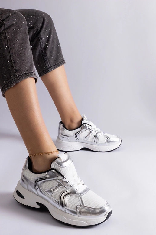 Tênis esportivo Ena branco e prata