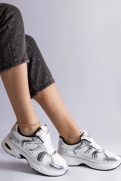 Tênis esportivo Ena branco e prata