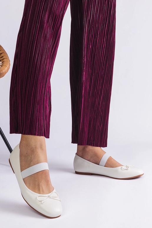 Sapatilhas brancas com elástico e...