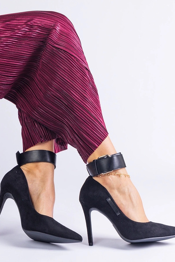 Sapatos de salto alto... 2