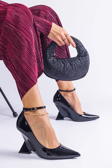 Czółenka pretas laqueadas...