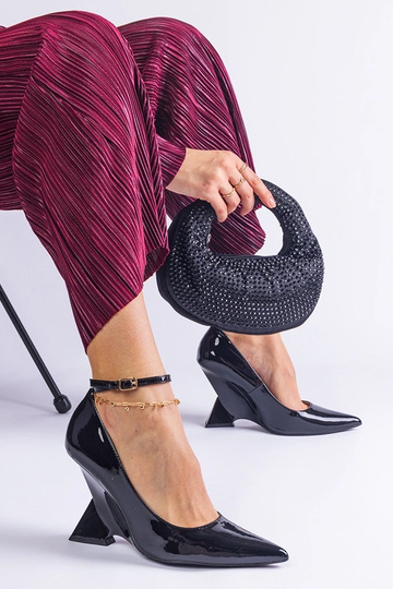 Czółenka pretas laqueadas... 2