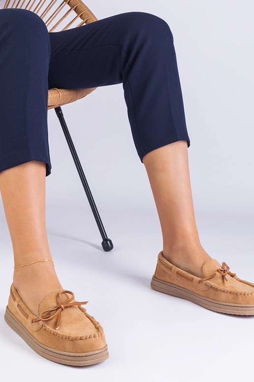 Sapatos femininos marrons de camurça... Sapatos femininos marrons de camurça...