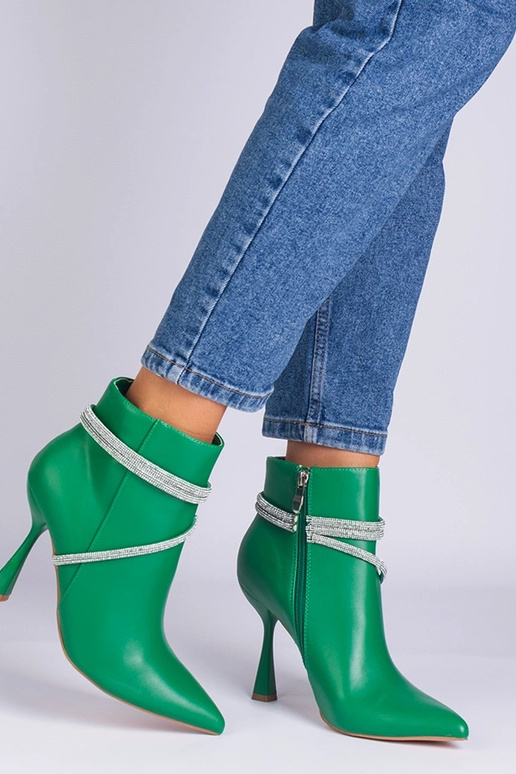 Botins verdes de salto alto decorados...