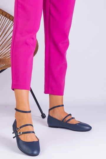 Sapatilhas de couro... 2