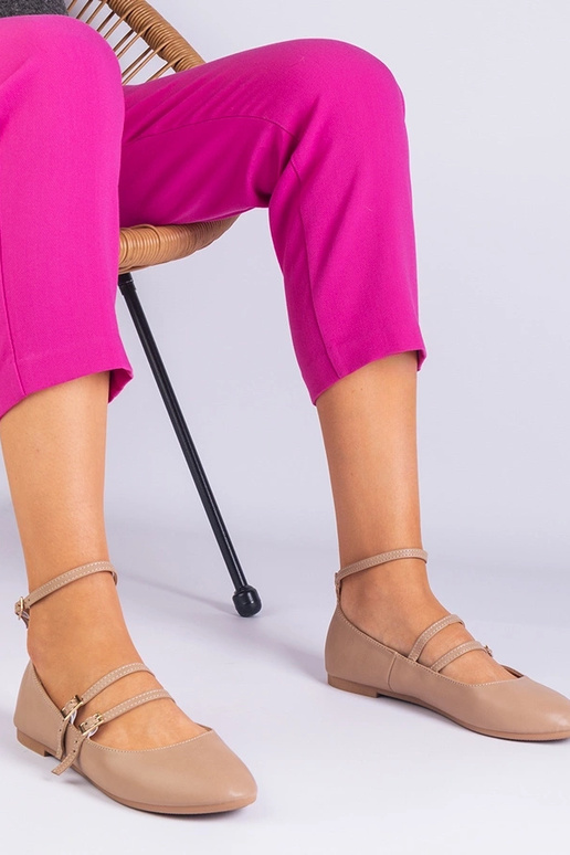 Sapatilhas bege de couro ecológico...