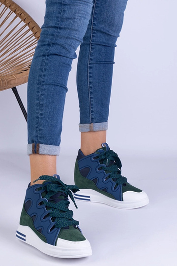 Tênis feminino azul marinho...