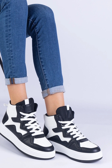 Tênis esportivo feminino...