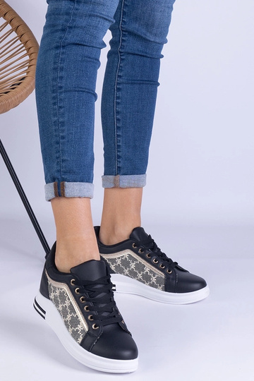 Tênis feminino preto com...