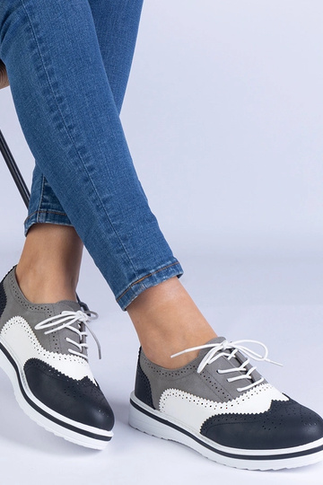 Sapatos oxford clássicos pretos Toddi