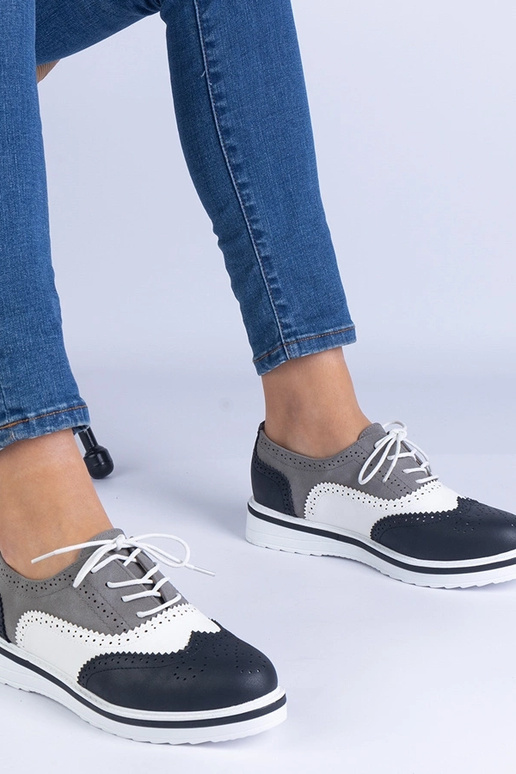 Sapatos oxford clássicos pretos Toddi Sapatos oxford clássicos pretos Toddi