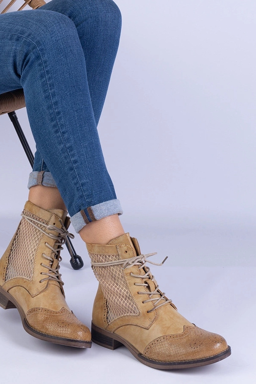 Botas baixas amarelas vazadas Reeves