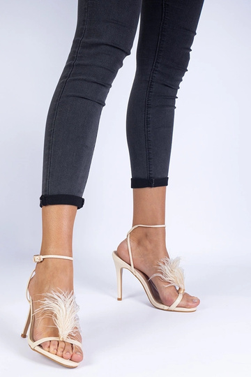 Sandálias de salto alto... 2