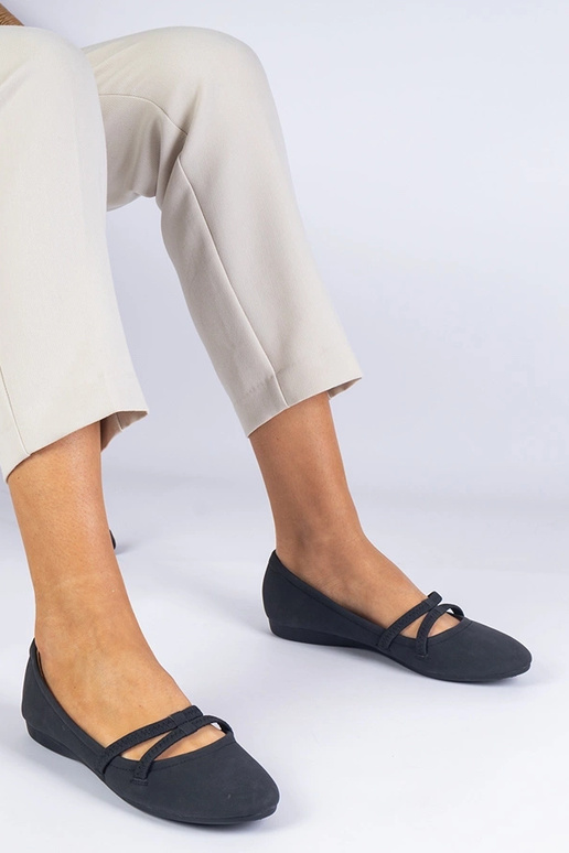 Bailarinas femininas pretas em couro...