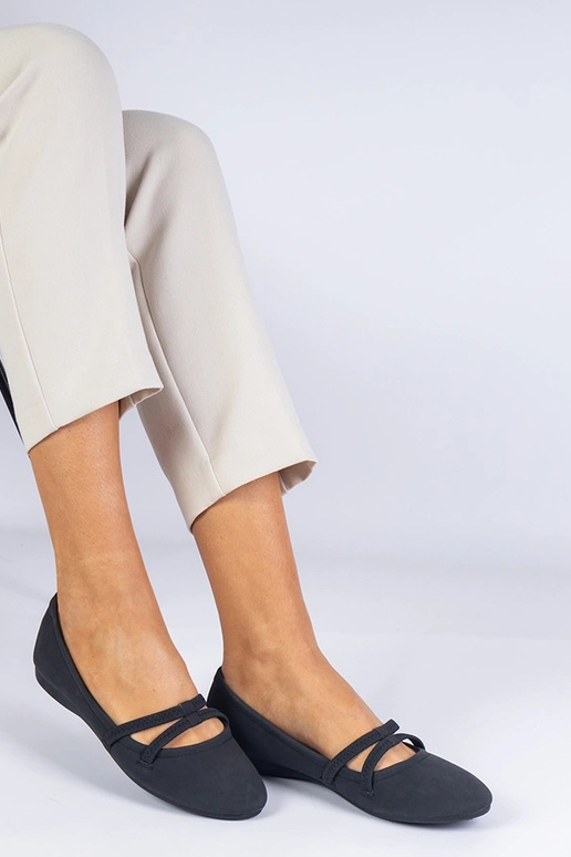 Bailarinas femininas pretas em couro...