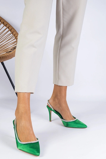 Sapatos de Cetim Verde com Strass e Salto Aberto Mrozzi 2