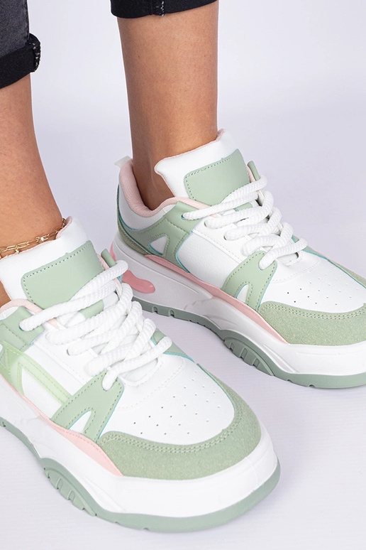 Tênis verde com cadarços grossos Luciana