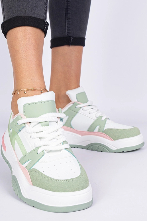 Tênis verde com cadarços grossos Luciana