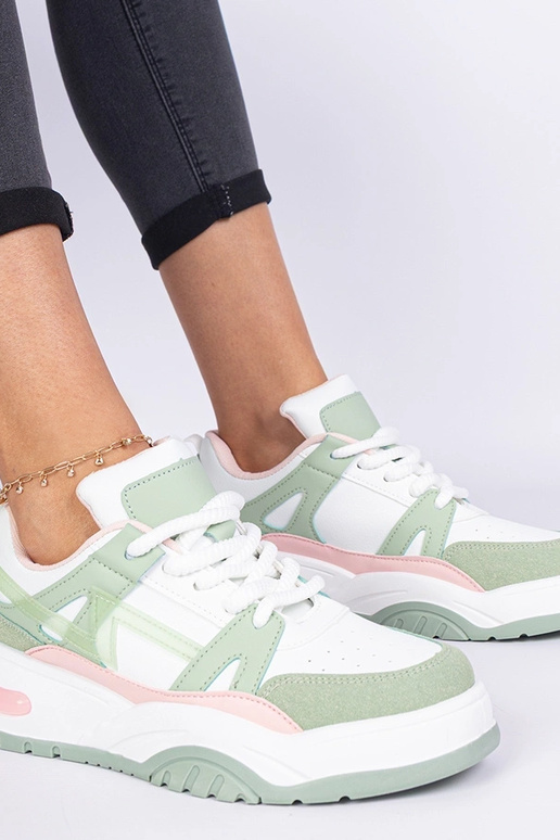 Tênis verde com cadarços grossos Luciana