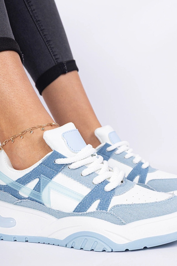 Tênis jeans com cadarços... 2