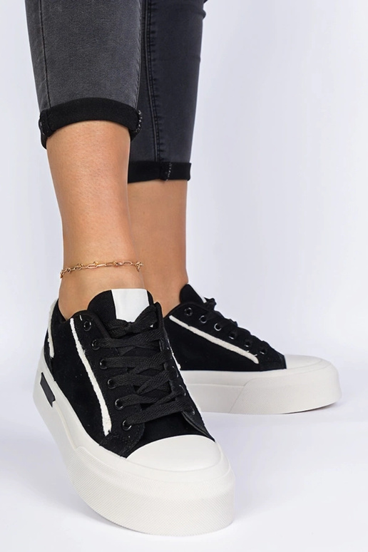 Tênis pretos femininos de tecido com...