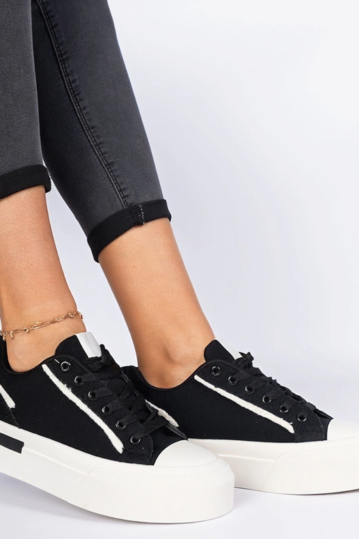 Tênis pretos femininos de tecido com...