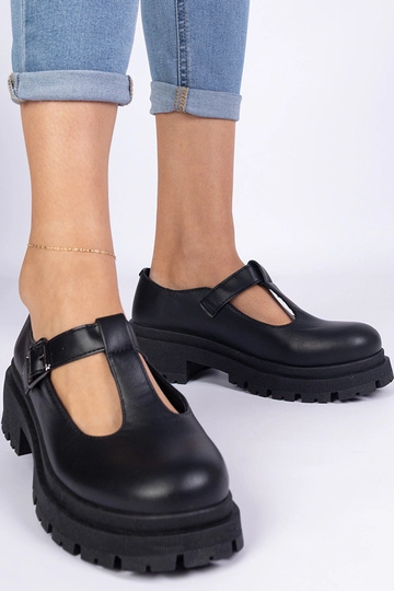 Sapatos com plataforma de...