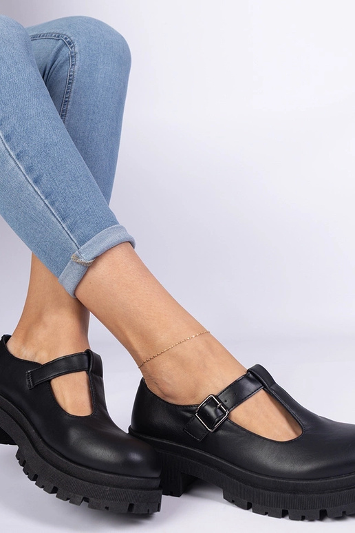 Sapatos com plataforma de couro... Sapatos com plataforma de couro...