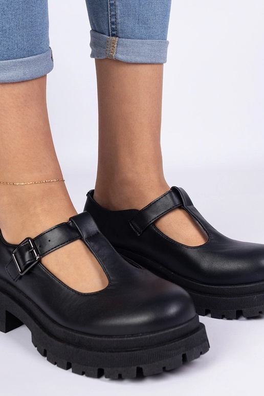 Sapatos com plataforma de couro... Sapatos com plataforma de couro...