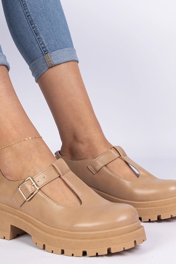 Sapatos com plataforma de... 2